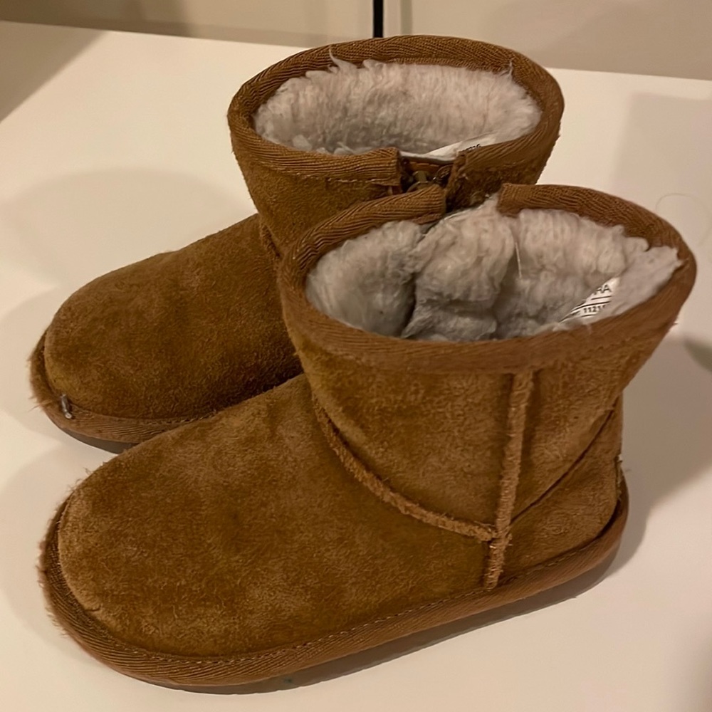 Kookaburra by Ugh unisex boots